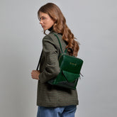 Zaino donna in pelle con tasca frontale | The Bridge