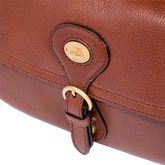 Borsa a spalla in pelle grande con patta frontale | The Bridge