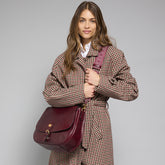 Borsa a spalla in pelle grande con patta frontale | The Bridge