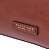 Borsa a tracolla in pelle con chiusura e zip frontale | The Bridge