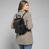 Zaino donna in pelle piccolo con tasca frontale | The Bridge