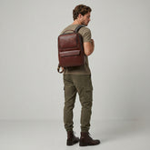 Zaino in pelle uomo con tasche frontali | The Bridge