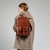 Zaino in pelle uomo una zip e tasche frontali | The Bridge
