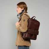 Zaino in pelle uomo una zip e tasche frontali | The Bridge