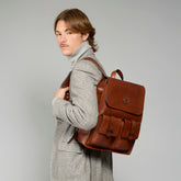 Zaino in pelle uomo con tasche frontali | The Bridge