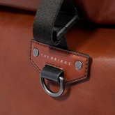 Zaino in pelle uomo con apertura roll-top | The Bridge