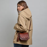 Borsa tracolla pelle con catena | The Bridge